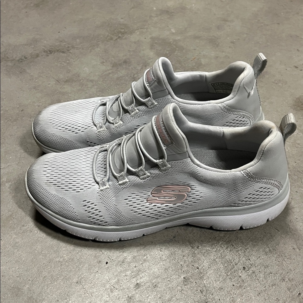 Sketchers Shoe